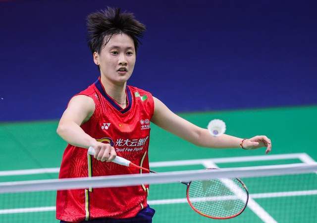 右后卫布拉德利“他会是我们在右后卫的一个选择，他会的。